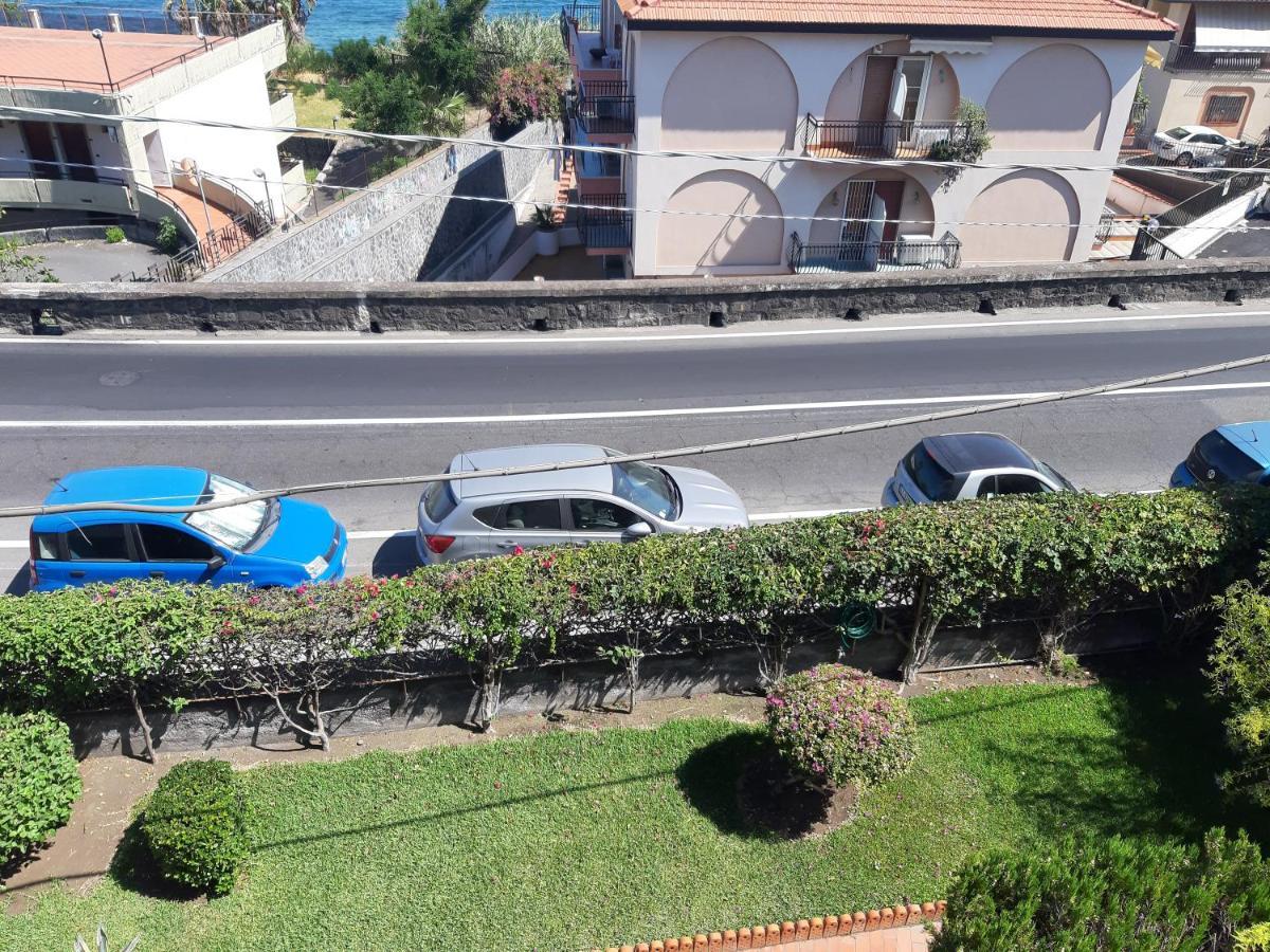 B&B Sea Terrace Aci Castello Exterior foto